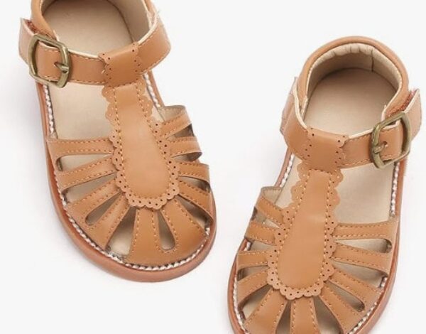 Spring and Summer Shoes for New Walkers (and beyond): A Pediatric Physical Therapist’s Guide